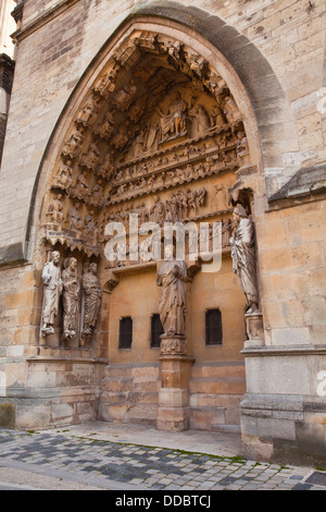Une partie de l'Amérique du portail de Notre Dame de Reims Cathédrale de Reims, France. Banque D'Images
