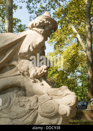 Statue de la mère l'OIE, de Central Park au printemps, NYC Banque D'Images