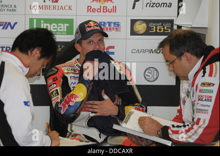 Silverstone, Royaume-Uni. 30 août 2013.Stefan Bradl (LCR Honda MotoGP) pendant les séances de pratique au circuit de Silverstone. Credit : Gaetano Piazzolla/Alamy Live News Banque D'Images