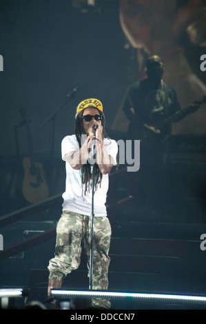 SACRAMENTO, CA - le 28 août : le rappeur Dwayne Michael Carter, Jr. alias Lil Wayne se produit en concert dans le cadre de l'America's Most Wanted tour à un train de sommeil Banque D'Images