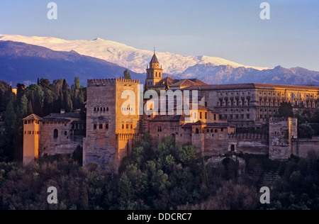 L'Alhambra et à la Sierra Nevada, Grenade. Andalousie, Espagne Banque D'Images