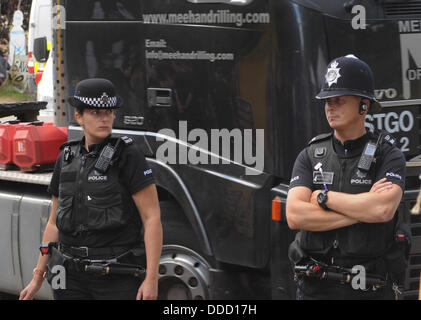 Balcombe, West Sussex, UK. 30Th Aug 2013.Un autre camion entre dans la Cuadrilla derrière site de la police. Les écologistes protestent contre la cuadrilla de forage d'essai sur le site de Balcombe, West Sussex. © David Burr/Alamy Live News Banque D'Images