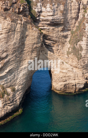 Le Pigeon Rocks à Raouche, Beirut, Liban Banque D'Images