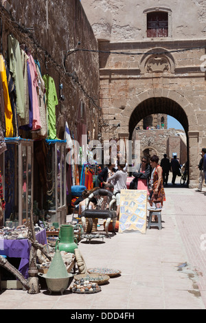 Boutiques de souvenirs le long de la rue de la Skala ci-dessous les remparts Banque D'Images