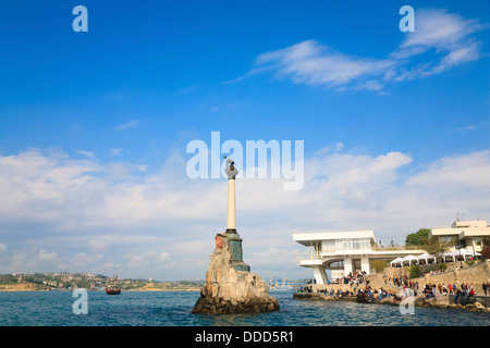 Monument aux navires coulés- symbole de la ville de Sébastopol (Crimée, Ukraine) Banque D'Images