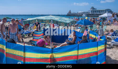 La plage de Bournemouth, l'engorgement à l'assemblée annuelle du Festival de l'air, Dorset, England, UK. Banque D'Images