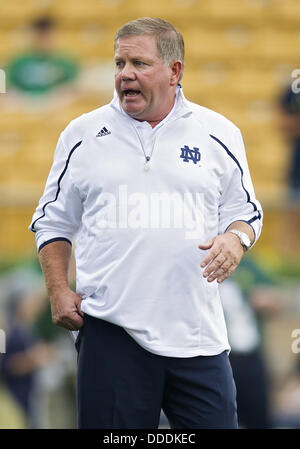 July 30, 2013 - South Bend, Indiana, États-Unis d'Amérique - 31 août 2013 : Notre Dame l'entraîneur-chef Brian Kelly avant de NCAA Football action de jeu entre la Cathédrale Notre Dame Fighting Irish et le Temple Owls au stade Notre-dame à South Bend, Indiana. Banque D'Images