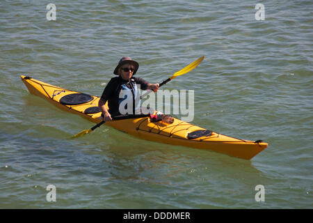 Bournemouth, UK Samedi 31 août 2013. Des milliers de profiter du beau temps au bord de mer à Bournemouth, Royaume-Uni. A rapporté 404 000 personnes affluent vers la mer pour regarder le Bournemouth Air Festival et profiter du beau temps. © Carolyn Jenkins/Alamy Live News Banque D'Images