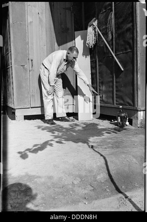 Colorado River Centre de réinstallation, Poston, Arizona. William Hoffman, chef de la protection Incendie se . . . 537291 Banque D'Images