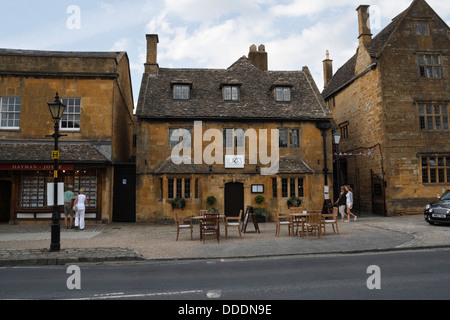 Ancien restaurant Lukes Broadway Village dans les Cotswolds, Worcestershire Angleterre brasserie Barringtons de grade II classé bâtiment classé Banque D'Images