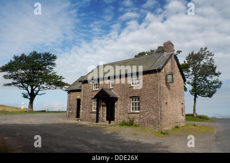 Armes à distance bouviers ancien pub mountain top maintenant réquisitionnés par MOD sur champ de tir militaire Mynydd Eppynt Powys Pays de Galles UK Banque D'Images