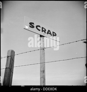 Près de Loomis, en Californie. Slap le Jap avec Ferraille Burma Shave signer l'autoroute. La population . . . 536527 Banque D'Images