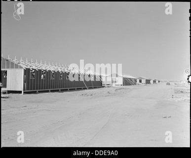 Poston, Arizona. Caserne dans Site 3 sont presque terminé à cette guerre Autorité Réinstallation centre . . . 536154 Banque D'Images