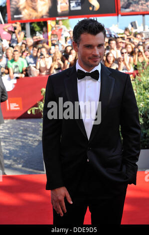 Acteur Tom Welling assiste à la 'Parkland' Premiere pendant le 70e Festival International du Film de Venise au Palazzo del Cinema le 1 septembre 2013 à Venise, Italie. Banque D'Images