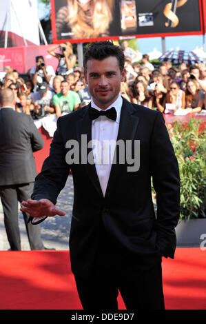 Acteur Tom Welling assiste à la 'Parkland' Premiere pendant le 70e Festival International du Film de Venise au Palazzo del Cinema le 1 septembre 2013 à Venise, Italie. Banque D'Images