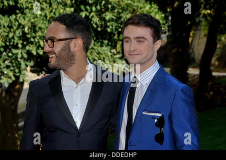 Venise, Italie. 1er 2013. Réalisateur John Krokidas (L) et l'acteur Daniel Radcliffe assister à 'Kill your Darlings' Premiere pendant le 70e Festival International du Film de Venise à Sala Darsena sur Septembre 01, 2013 à Venise, Italie Crédit : Gaetano Piazzolla/Alamy Live News Banque D'Images