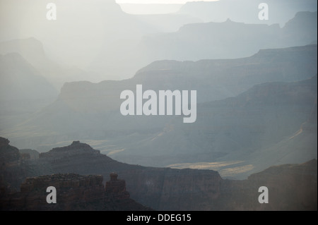 Brouillard tôt au Grand Canyon Banque D'Images