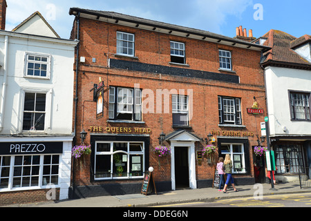 La Queens Head pub, West Street, Farnham, Surrey, Angleterre, Royaume-Uni Banque D'Images