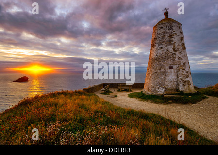 Le vieux phare de Portreath à Cornwall aussi connu sous le nom de Pepperpot et une fois l'Huer's Hut Banque D'Images