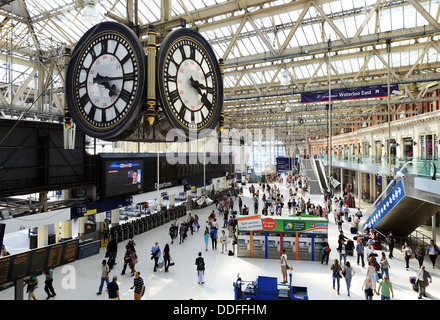La gare de Waterloo et de l'horloge, la gare de Waterloo, Londres, Angleterre, Royaume-Uni Banque D'Images