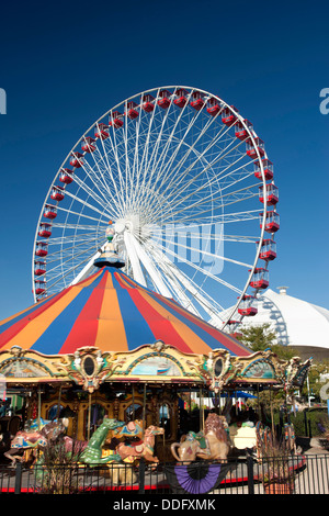 Grande roue carrousel Navy Pier, Chicago Illinois USA Banque D'Images