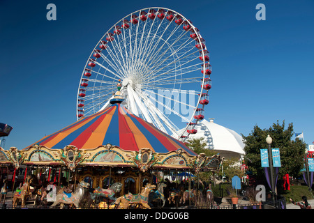 Grande roue carrousel Navy Pier, Chicago Illinois USA Banque D'Images