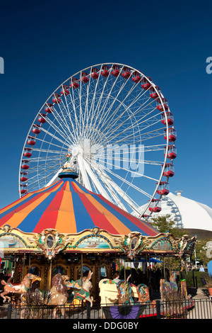 Grande roue carrousel Navy Pier, Chicago Illinois USA Banque D'Images