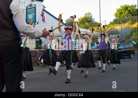 Danseurs Morris à Lympstone, Devon, UK Banque D'Images