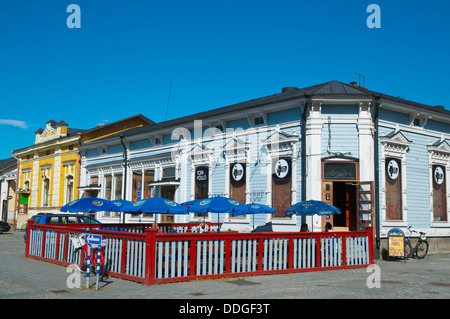 Terrasse de restaurant, la place du marché Kauppatori vieille ville de Rauma, en Finlande occidentale, l'Europe du nord Banque D'Images