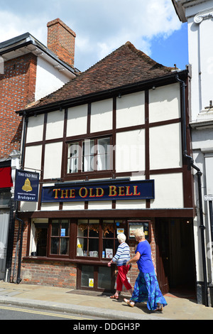 14e siècle l'ancien Pub de Bell, Bell Street, Henley-on-Thames, Oxfordshire, Angleterre, Royaume-Uni Banque D'Images