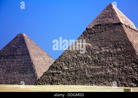 Les grandes pyramides de Gizeh sont le seul survivant parmi les sept merveilles du monde antique, Giza, Egypte Banque D'Images