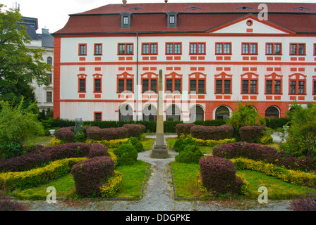 Jardins du Château de la ville de Liberec Zamek Krajský soud la région North Bohemia République Tchèque Europe Banque D'Images