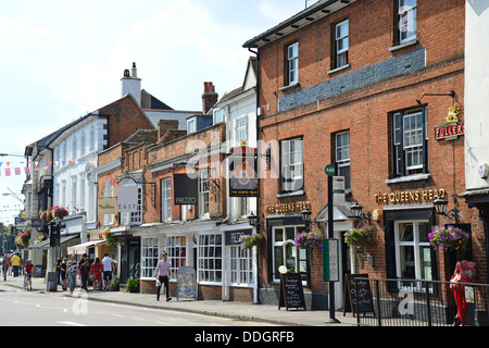 La Queens Head pub, West Street, Farnham, Surrey, Angleterre, Royaume-Uni Banque D'Images