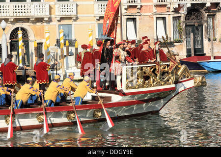 Le Bucintoro à la régate historique à Venise - Regata Storica di Venezia. Banque D'Images