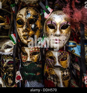 Stand avec des masques de carnaval de Venise Banque D'Images