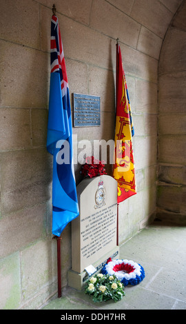 L'Angleterre, Peak District, Derwent Barrage, lieu de pratique fonctionne pendant la DEUXIÈME GUERRE MONDIALE, Dam Busters' des raids de bombardement de la RAF, l'Escadron 617 Memorial Banque D'Images