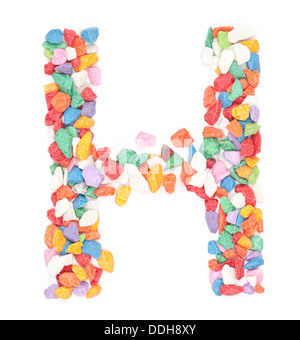 Alphabet H gravier colorés sur fond blanc. Banque D'Images