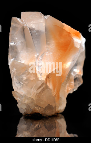 La calcite orange (extrait dans le Hunan, Chine) Banque D'Images