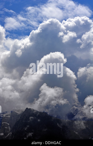 Les cumulus au Mont Watzmann Banque D'Images