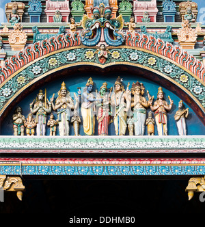 Les caractères de l'épique Ramayana sur le Gopuram ou temple Gopura, Meenakshi Amman Temple passerelle ou Sri Meenakshi Sundareswarar Banque D'Images