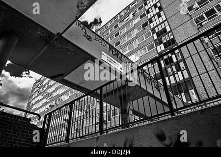 Le Heygate Estate est situé dans la région de Walworth, Southwark, et le sud de Londres. Le domaine est actuellement en cours de démolition. Banque D'Images