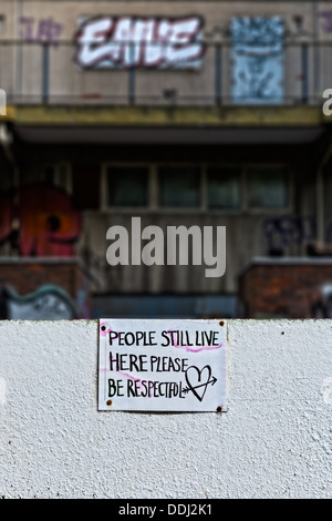 Le Heygate Estate est situé dans la région de Walworth, Southwark, et le sud de Londres. Le domaine est actuellement en cours de démolition. Banque D'Images