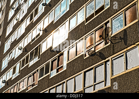 Le Heygate Estate est situé dans la région de Walworth, Southwark, et le sud de Londres. Le domaine est actuellement en cours de démolition. Banque D'Images