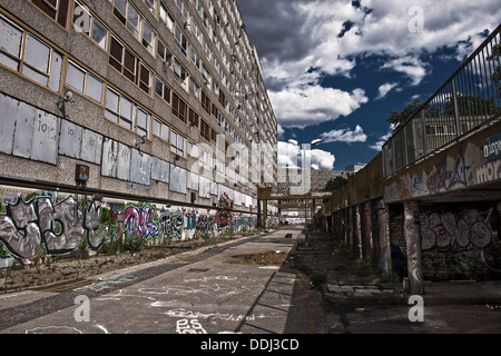 Le Heygate Estate est situé dans la région de Walworth, Southwark, et le sud de Londres. Le domaine est actuellement en cours de démolition. Banque D'Images