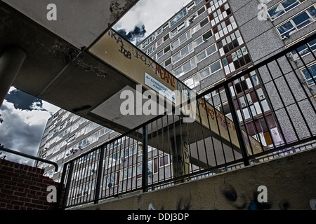 Le Heygate Estate est situé dans la région de Walworth, Southwark, et le sud de Londres. Le domaine est actuellement en cours de démolition. Banque D'Images