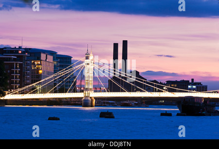 Albert Bridge nuit London UK Banque D'Images