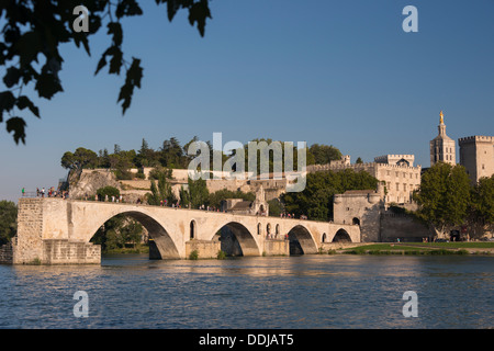 Pont Saint Bénezet Avignon, référencé dans la chanson, 'Sur le pont d'Avignon' Banque D'Images