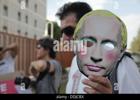 Nicosie, Chypre. 06Th Sep 2013. Des dizaines de protester contre la loi anti-gay en face de l'ambassade de Russie à Nicosie, Chypre sur Septembre 3,2013 : Yiannis Kourtoglou Crédit/Alamy Live News Banque D'Images