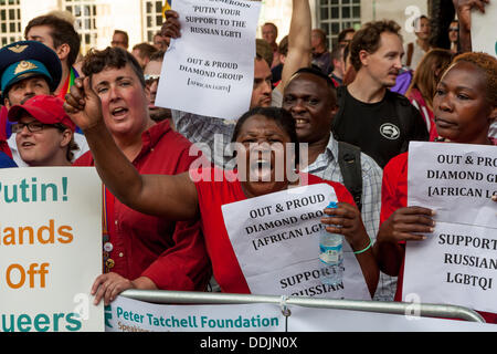 Londres, Royaume-Uni. 3 Sept, 2013. Protestation contre la lois anti-gay Crédit : Zefrog/Alamy Live News Banque D'Images