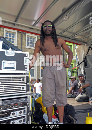 Sound Guy de Huddersfield Carnival parade 2013 fête de rue Africains des Caraïbes Banque D'Images